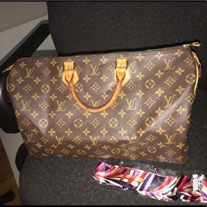 Authentic Louis Vuitton Speedy 40 (2nd Hand used)